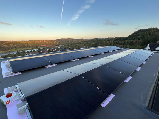 Bluesun Full Black Shingled Solar Panel 410W 415W 425W 440W 480W All Black 425watt Solar Panel Price